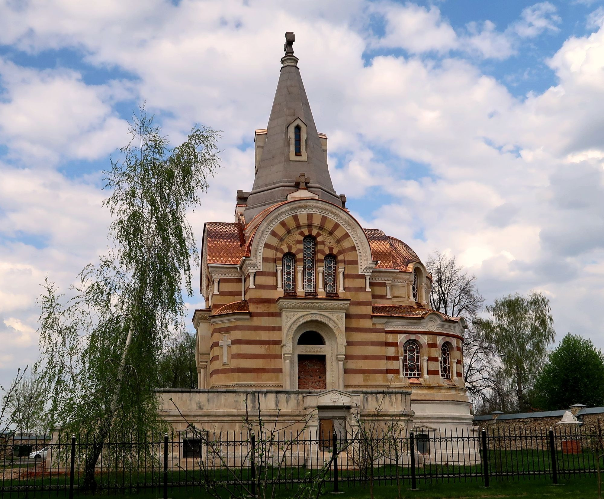 храм в честь всех святых