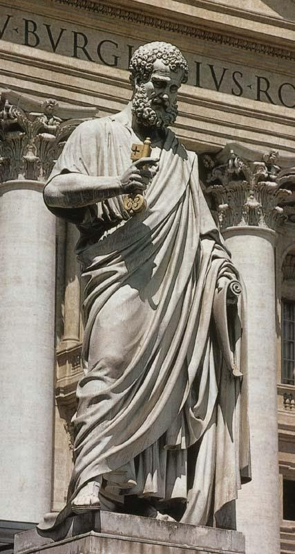 Апостол петра молния. Скульптура св Петра Рим. Статуя апостола Петра в Риме.